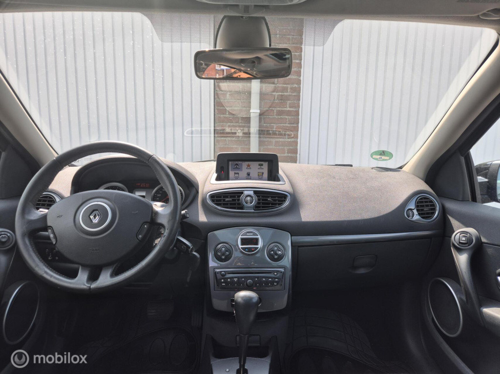 Renault Clio 1.6 dynamique automaat / 5-deurs / airco / cruisecontrol / pan