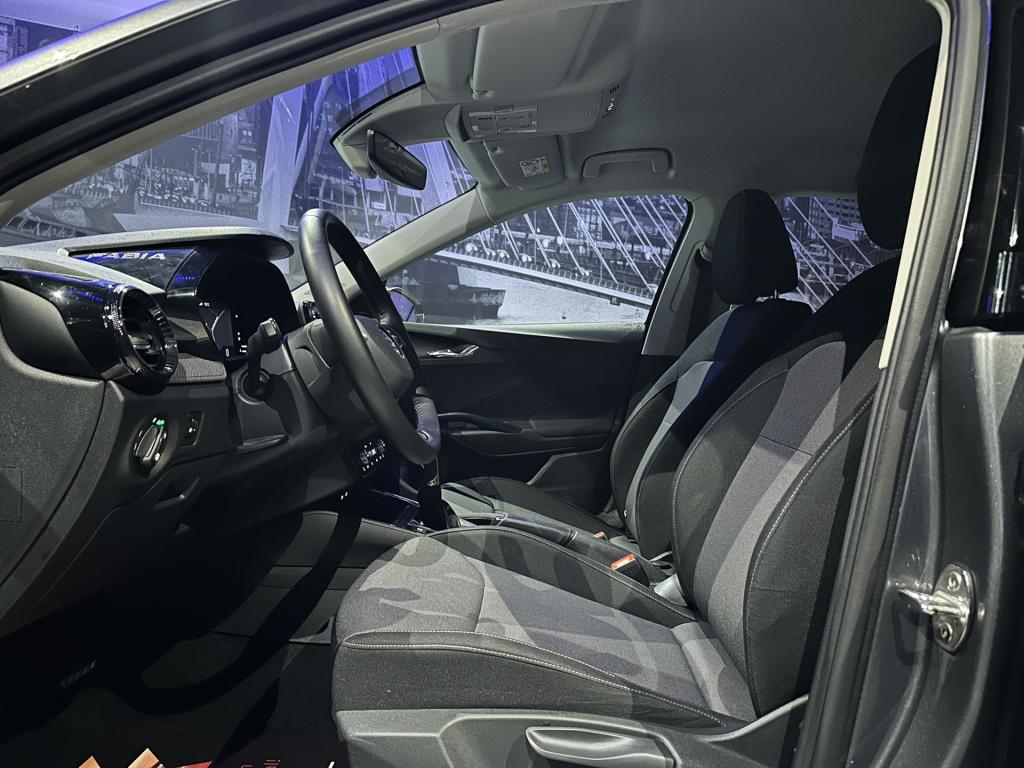 Skoda Fabia 1.0 tsi business edition *camera*pdc*winterpack*app*navi*