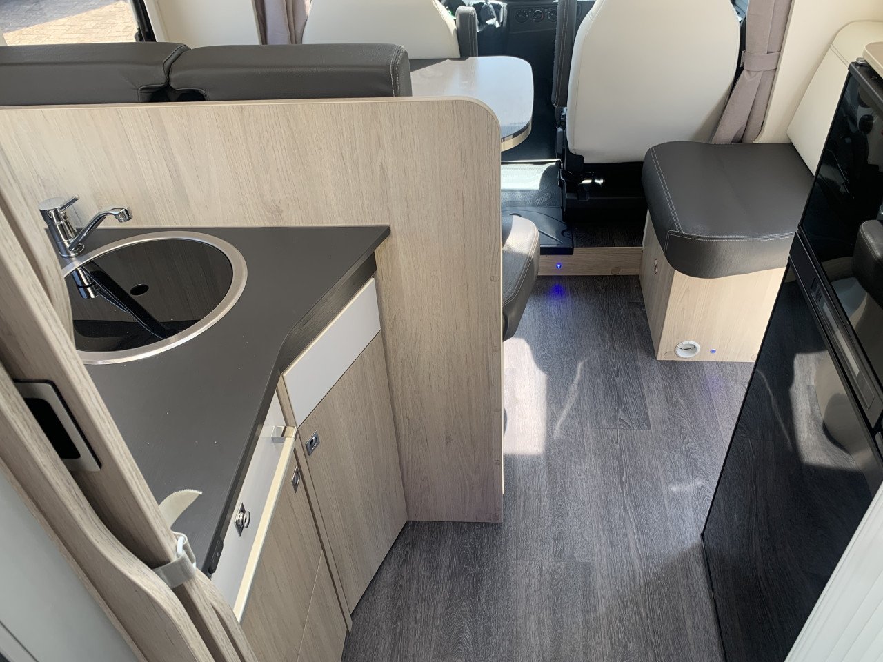 Chausson 628EB Special Edition 25000km (queensbed -hefbed) nieuwstaat