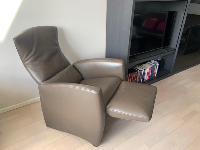 TE KOOP MOOIE LEDER RELAX ZETEL, DESIGN MERK JORI, IN TAUPE KLEUR