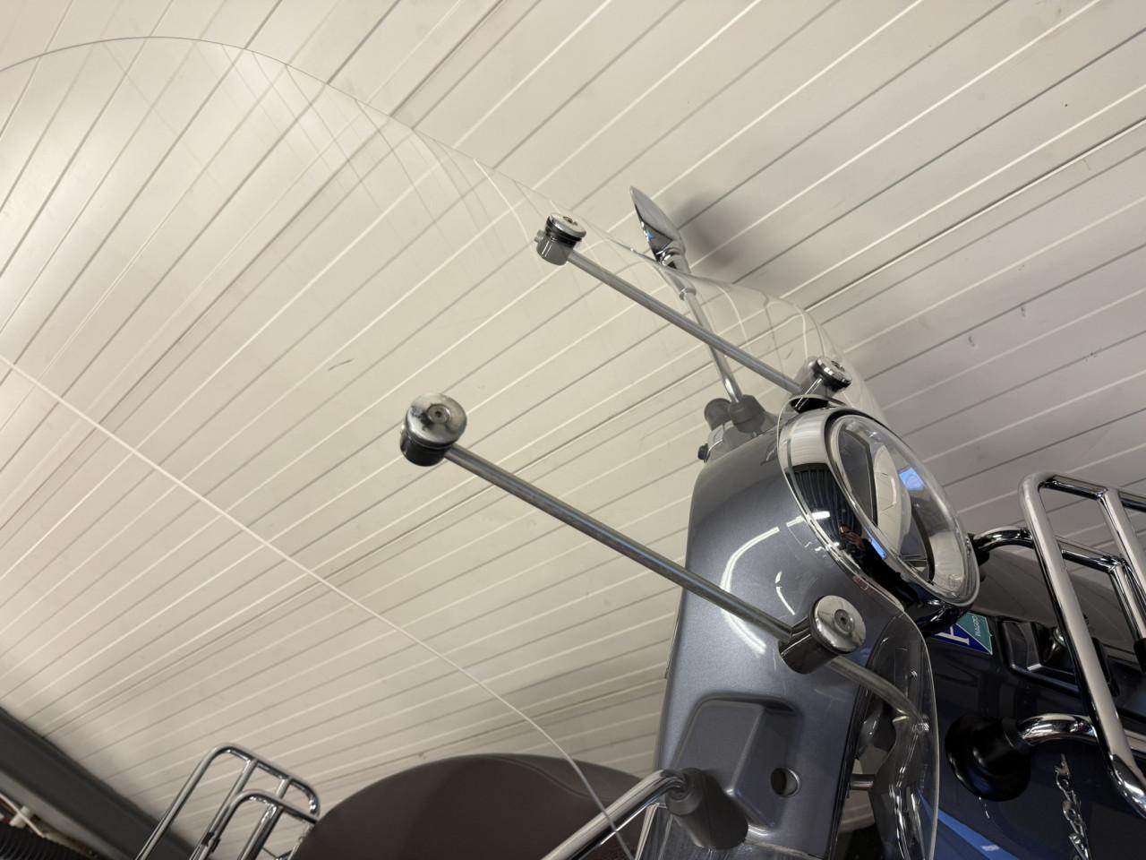 Zeer nette en complete Vespa Primavera Touring 45km!