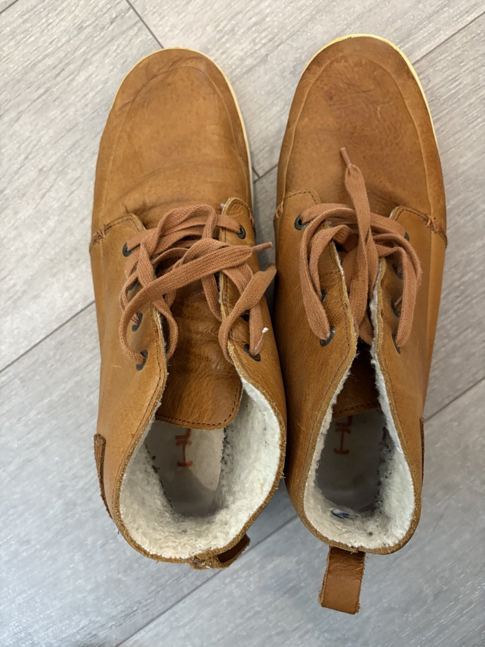 Bruine schoenen van Hub.