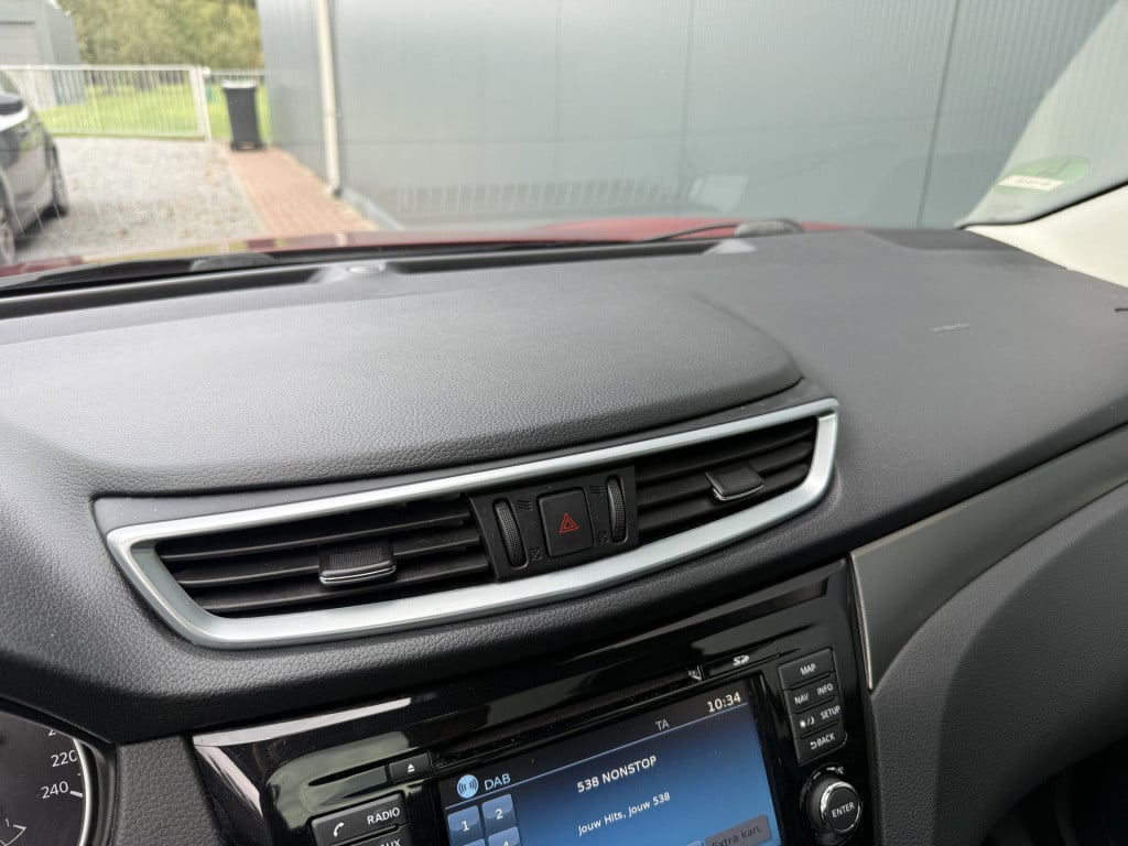 Nissan Qashqai 1.2 tekna pakket 5-drs