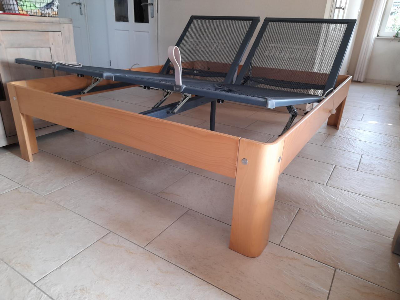 Auping bed  160 x 210 ( in goede staat )