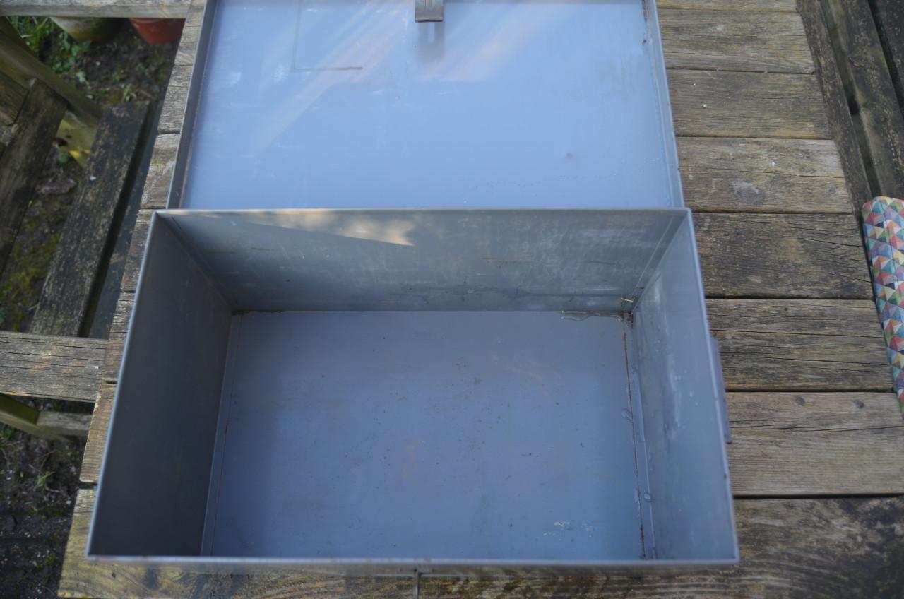 IJzeren / stalen / metalen kist