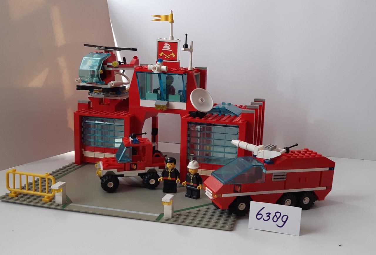 Lego Classic town 6389: brandweerkazerne + heli, spuitwagen, brandweerauto