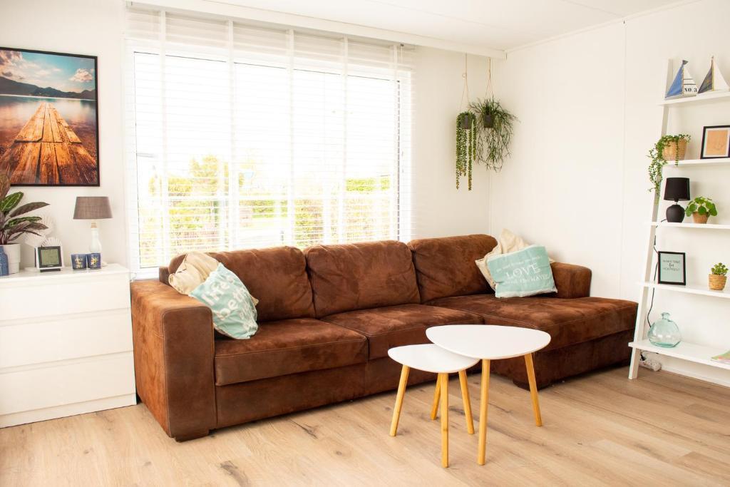 TE KOOP Chalet incl. jaarplaats Baarland