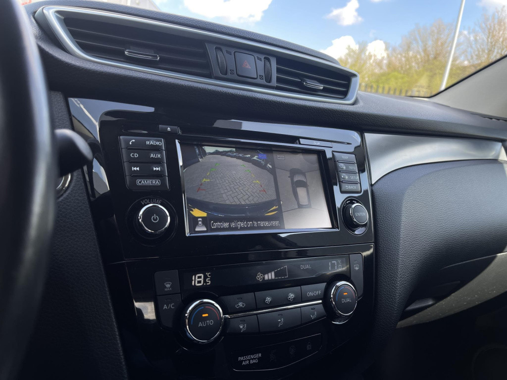 Nissan Qashqai 1.2 n-connecta design pack | panoramadak | navigatie | 360° 