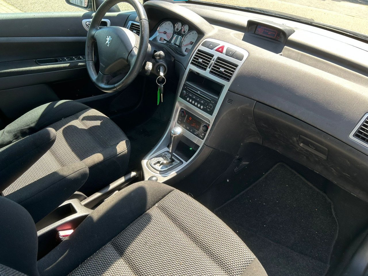 Peugeot 307 SW 2.0-16V Pack Automaat Panorama Dak Uit te breiden naar 7zit!