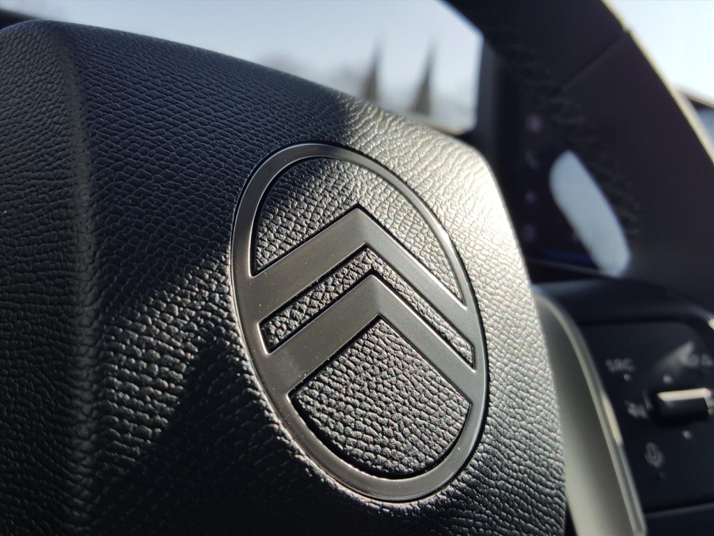 Citroen C3 new 1.2 turbo s&s 100pk max navigatie | cruise & climate control