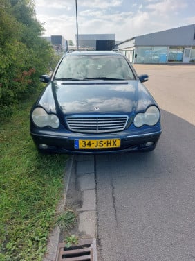 Mercedes c 200 compressor bj 2002 1000 euro