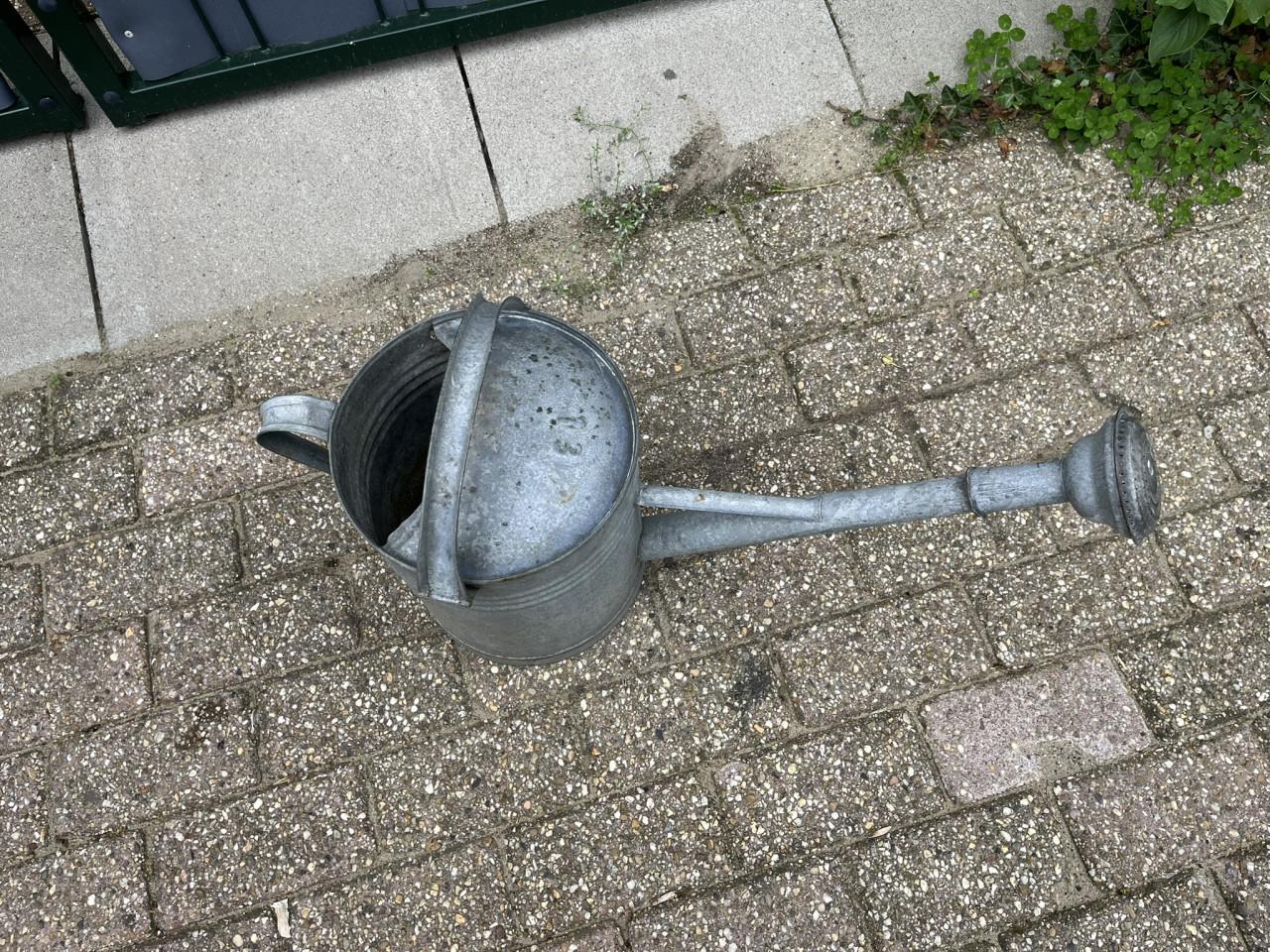 2 Gieters metaal verzinkt