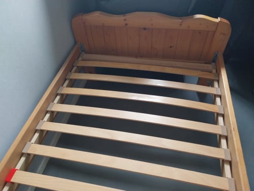 Stevig grenenhouten ledikant bed 90 x 200 cm met losse lattenbodem