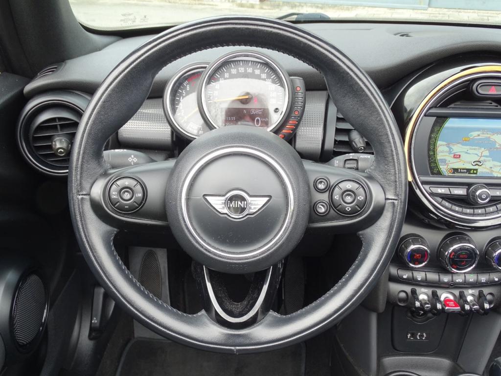 Mini Cooper Cabrio mini 1.5 pepper serious business