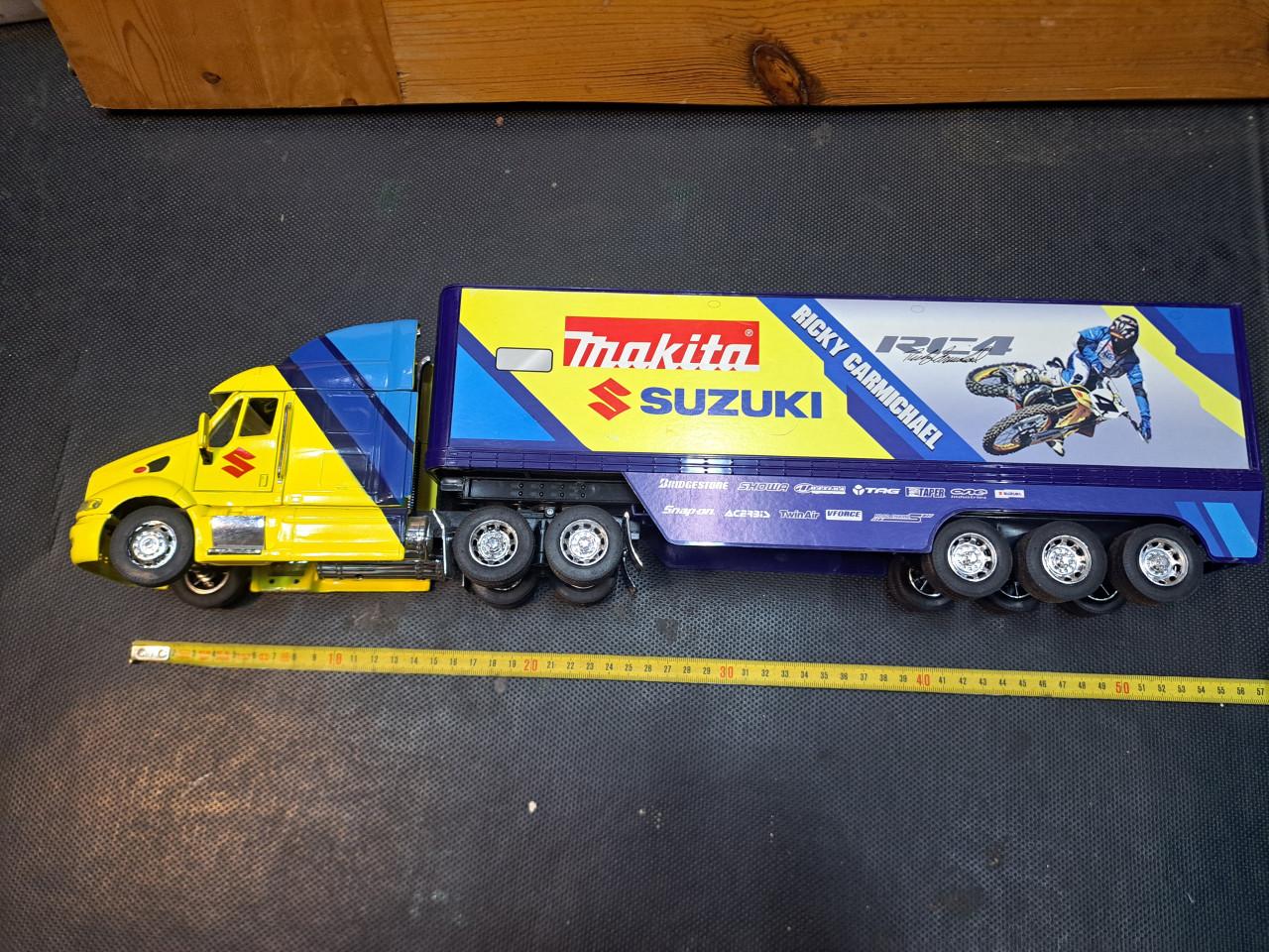 Suzuki cross , truck Ricky Carmichael