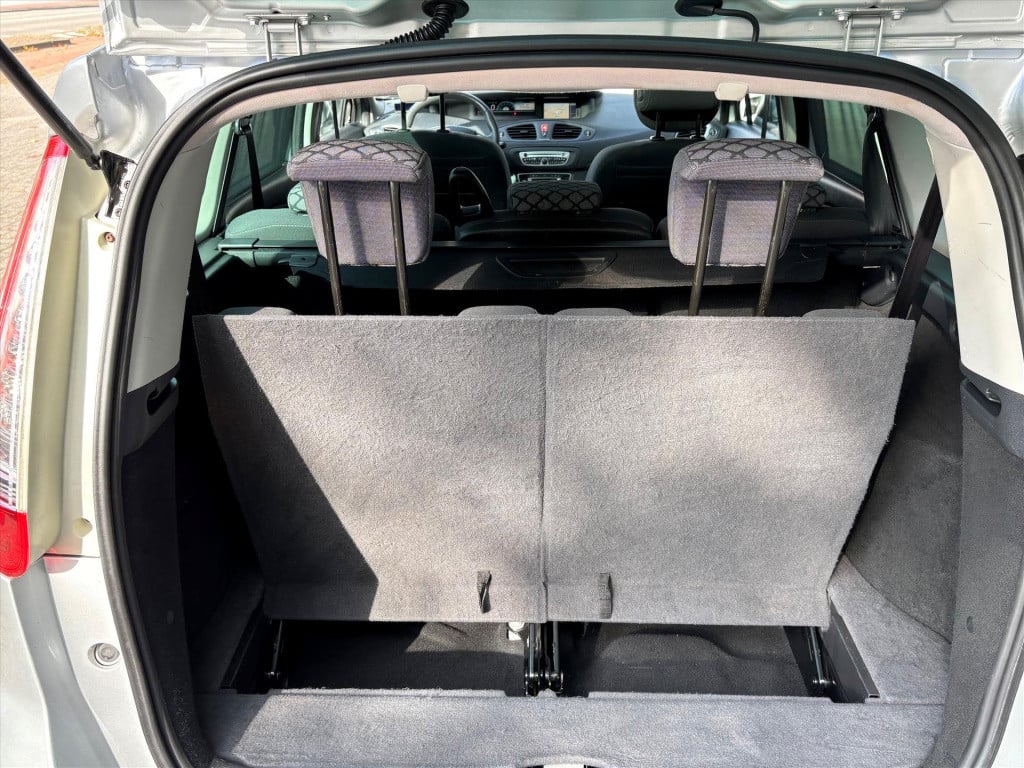Renault Grand Scenic tce 130 7 persoons expression| schuifdak|trekhaak|rijk