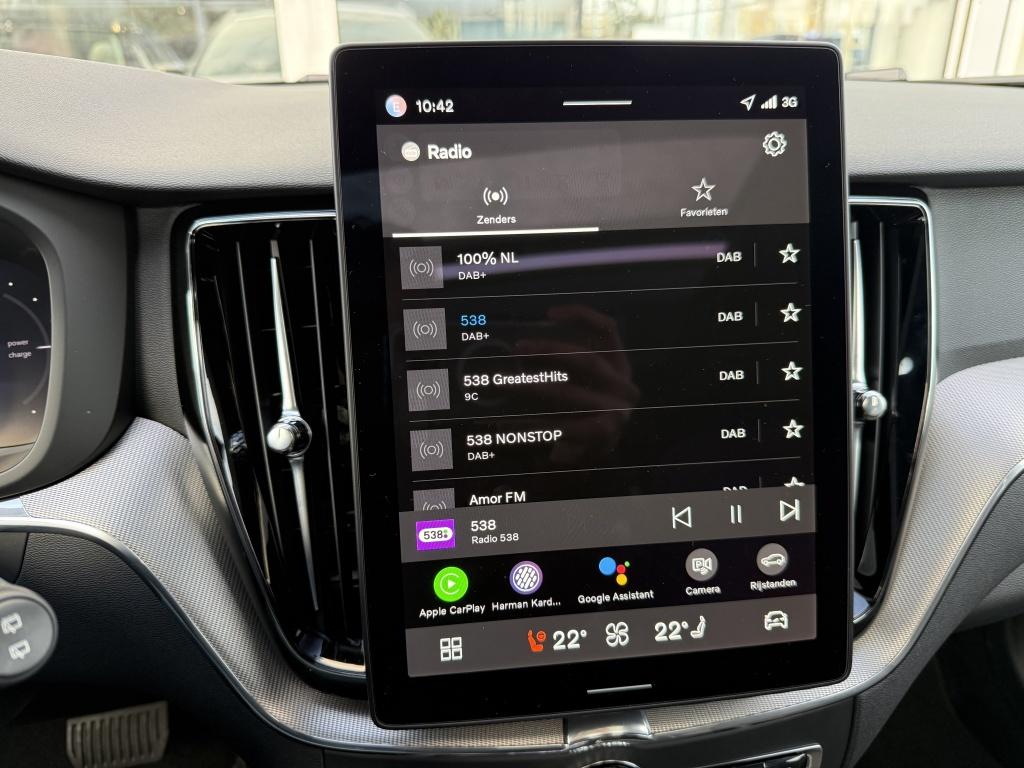 Volvo XC60 t6 398pk recharge dark black edition| panodak| luchtvering| trek