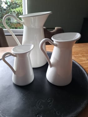 Set van 3 emaille kannen