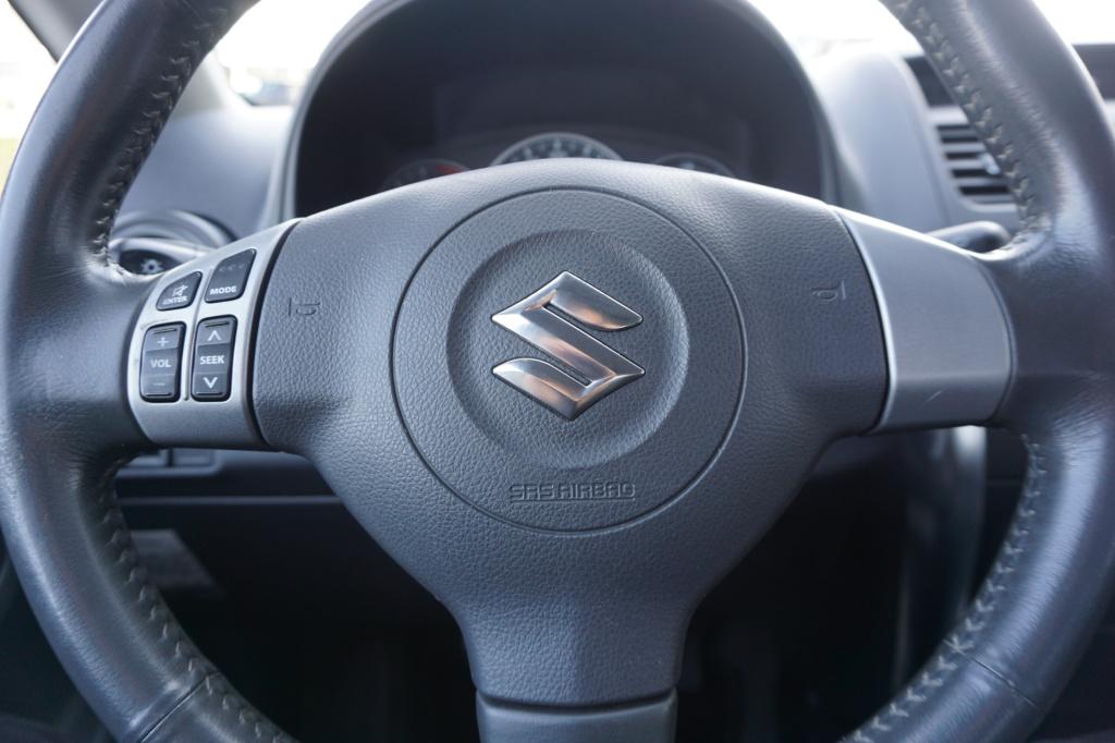 Suzuki Sx4 1.6 exclusive airco / elektr. ramen / trekhaak / lm velgen / nap