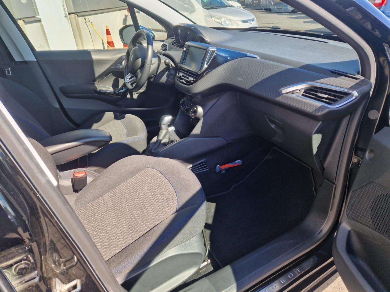 TE KOOP PEUGEOT 208 1.2 PURE TECH SIGNATURE EURO 6