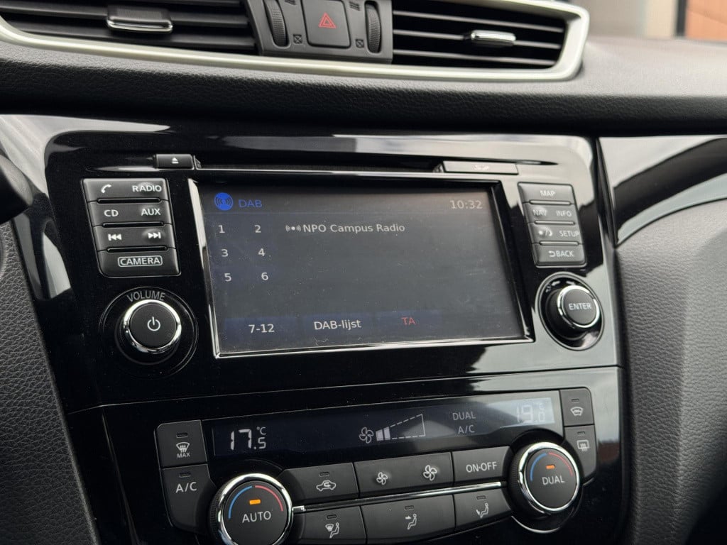 Nissan Qashqai 1.2 tekna | trekhaak | navigatie | leder | 360° camera | sto
