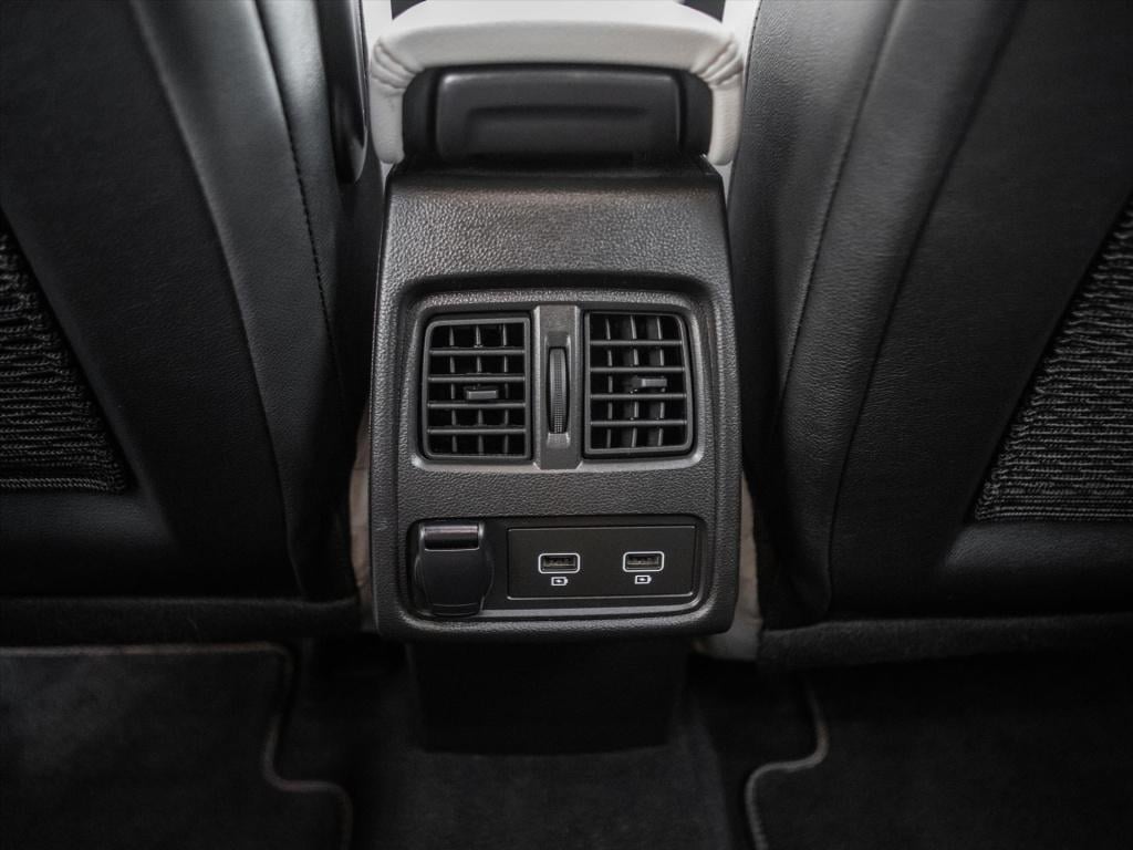 Renault Captur tce 155pk initiale paris automaat | bose | leder | panoramad