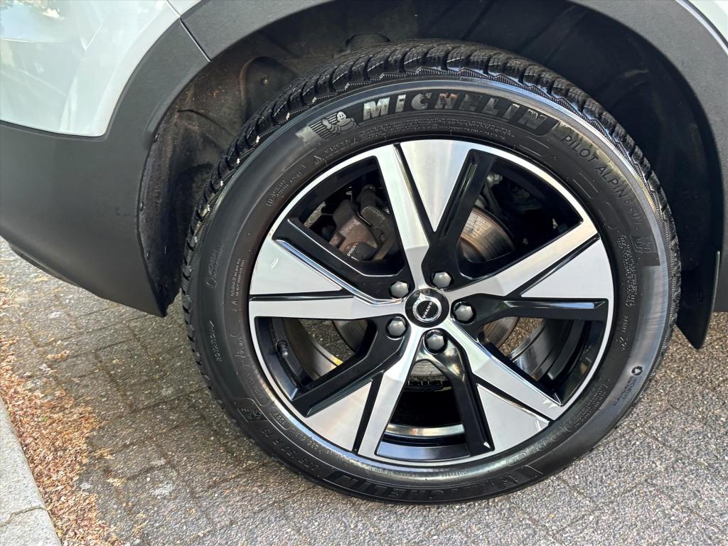 Volvo XC40 1.5 t4 recharge r-design| panoramadak|half leder|el. stoelen| ph
