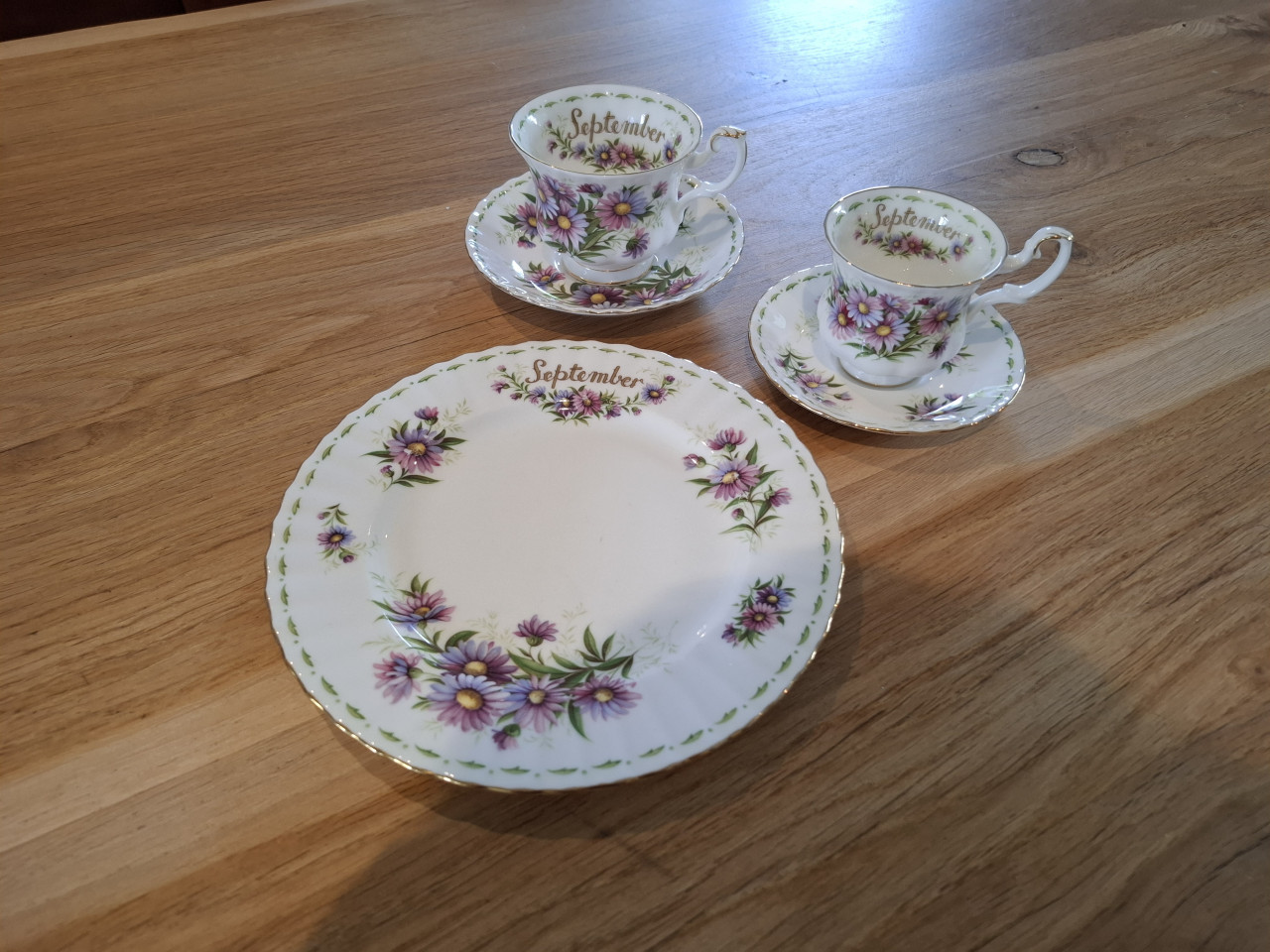 Royal Albert - Flowers of the Month - diverse sets - Antiek servies