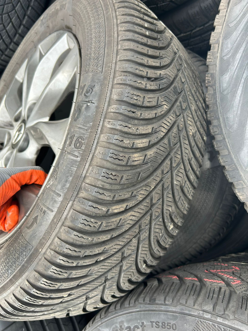 MAZDA ALUMINIUM VELGEN MET KLEBER KRISALPHP3 BANDEN