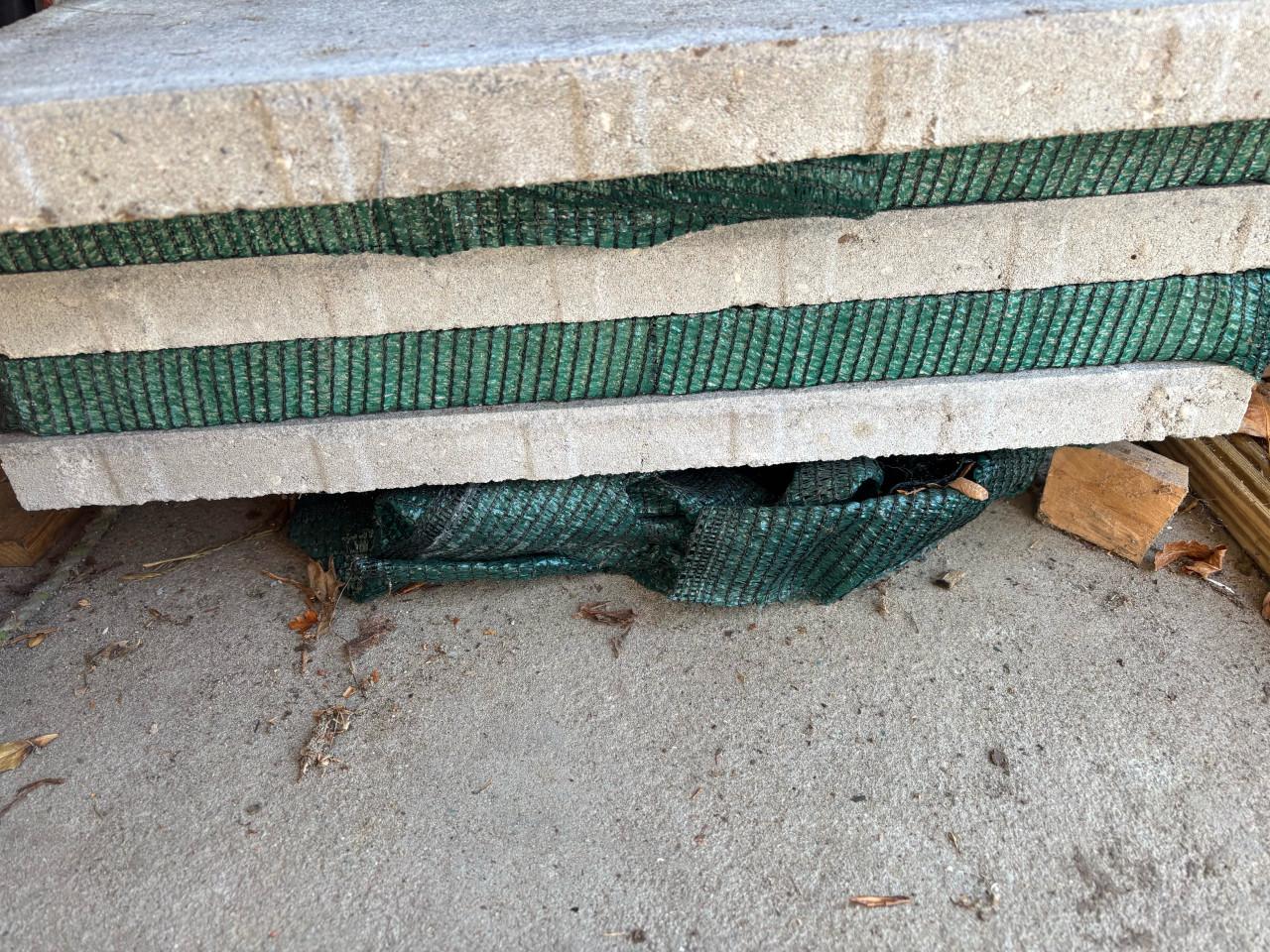 GRATIS, 10 tuintegels 30 x 60