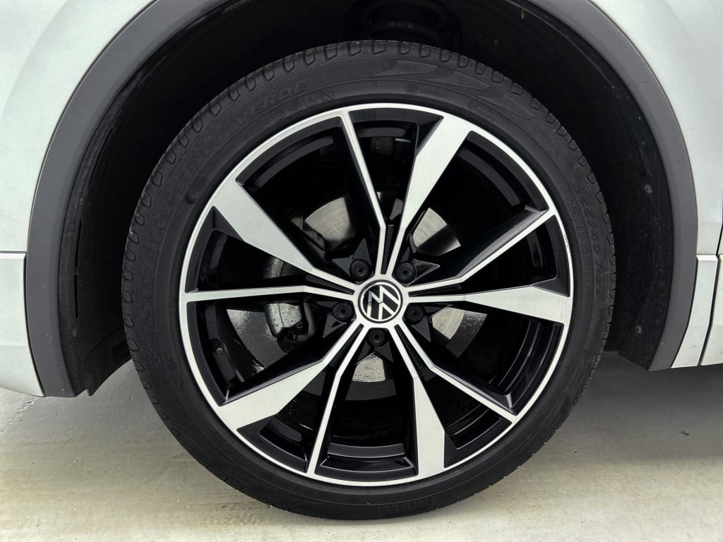 Volkswagen Tiguan 1.5 tsi r-line | automaat | lmv | panorama dak | climate 