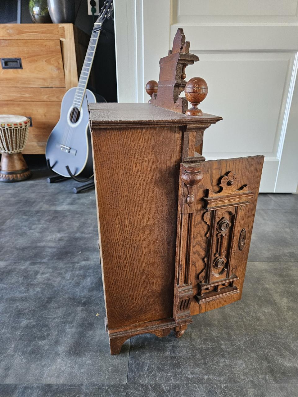 Antiek Duits medicijnkastje