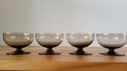 Set v 4 vintage coupes/glaasjes dun rookglas