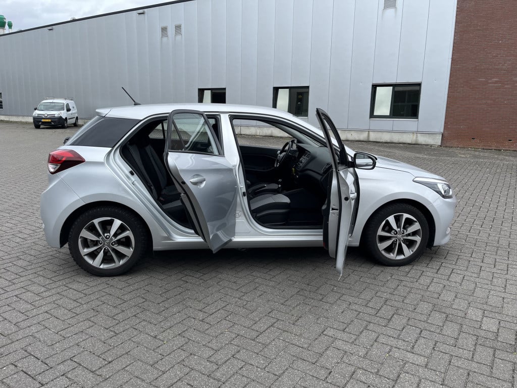 Hyundai I 20 1.2 hp i-motion premium 42 dkm