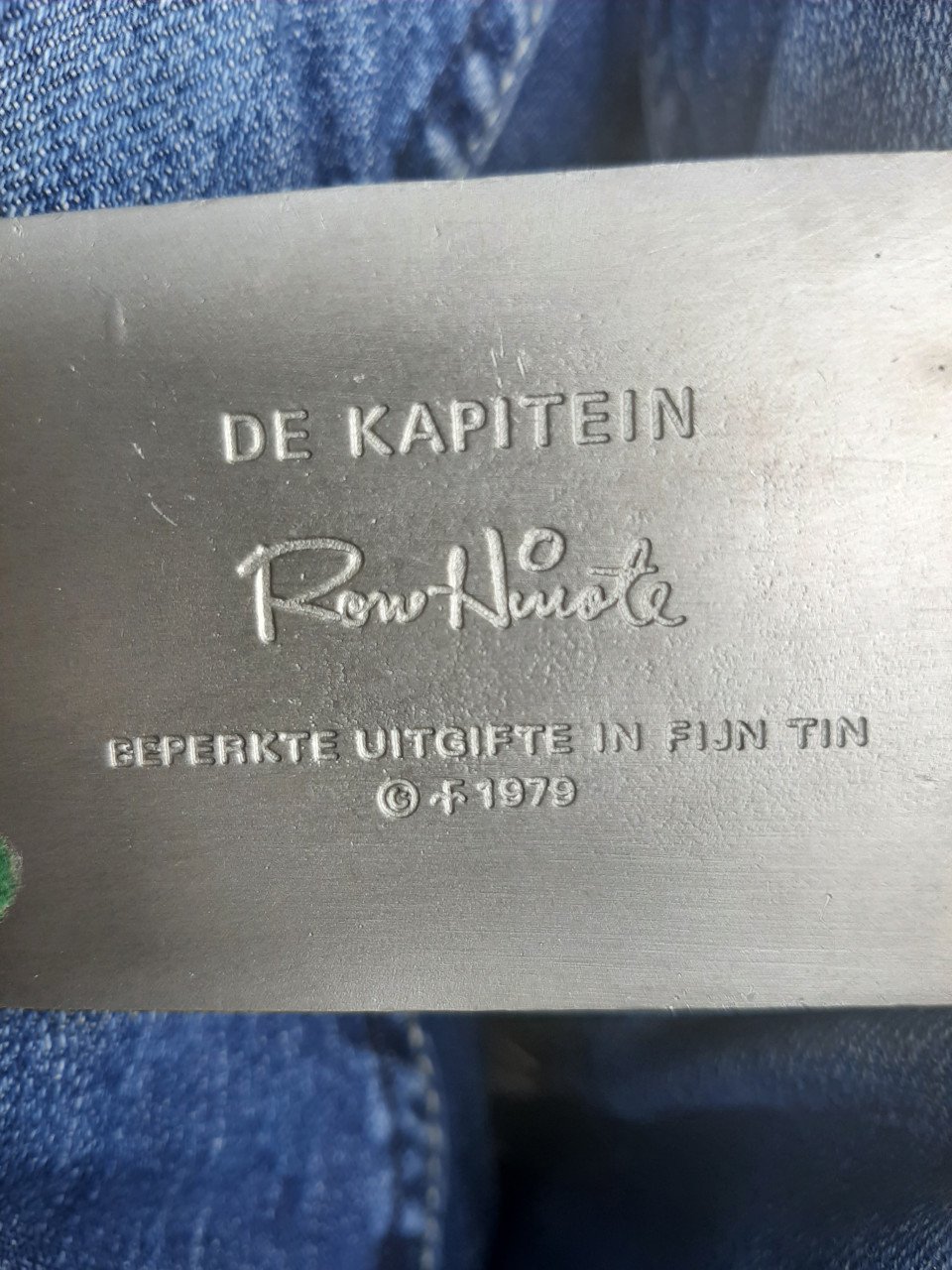 Fijn tin figuurtje de kapitein