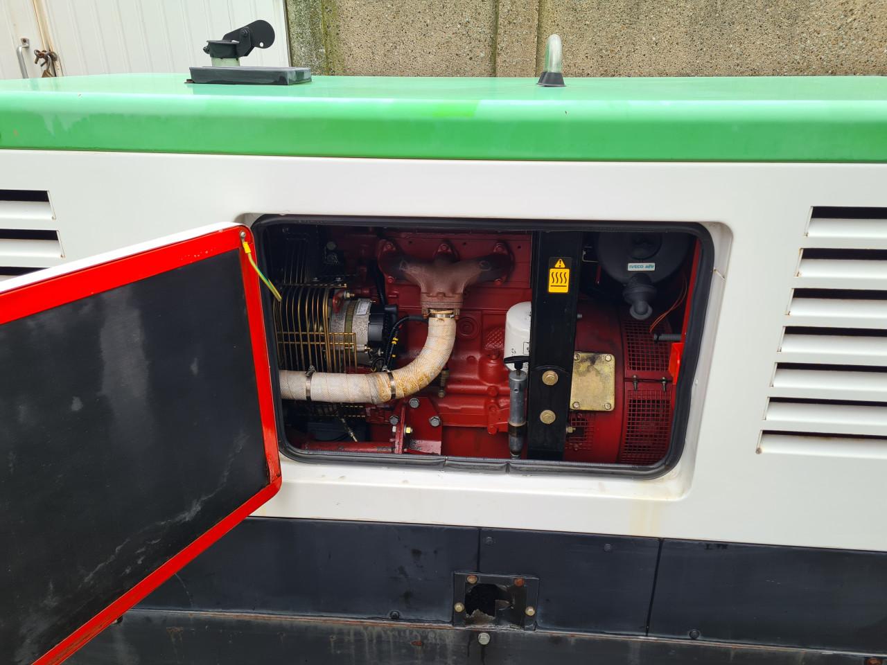 Generator 30 kva iveco
