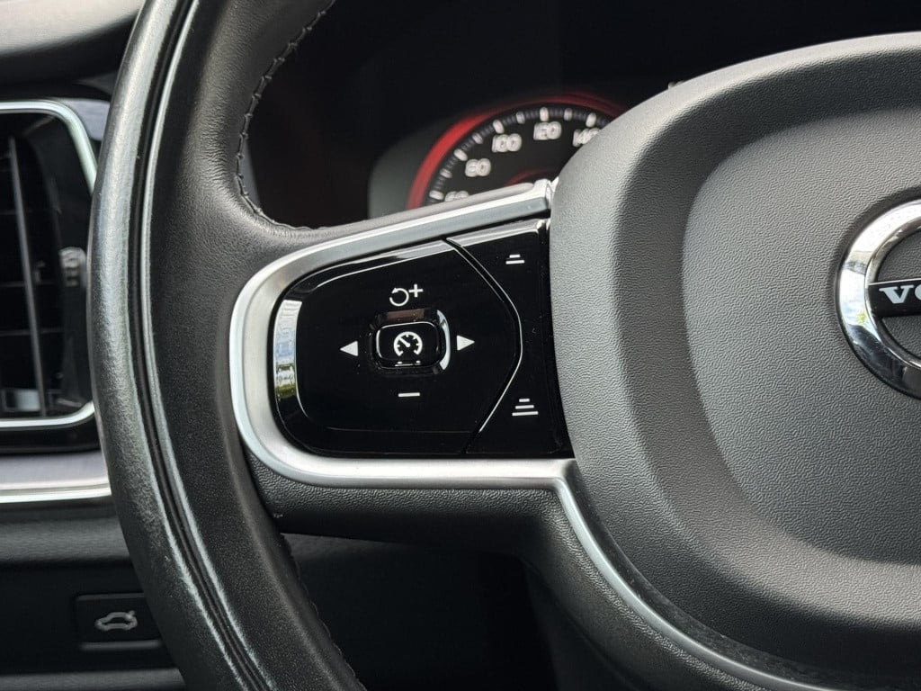 Volvo V60 2.0 b3 momentum advantage 19'' r-design wielen | stuur- + stoelve