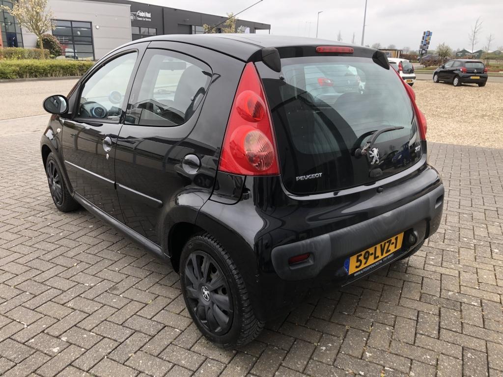 Peugeot 107 1.0-12v urban move