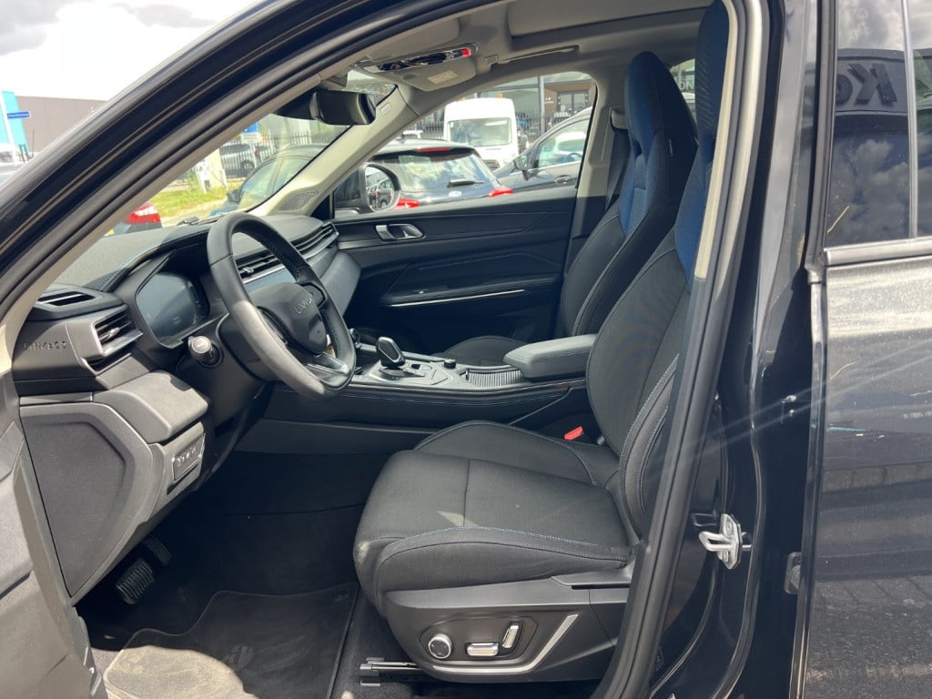 Lynk & Co 01 1.5 261pk phev plug in hybrid ,trekhaak , pano dak,car play