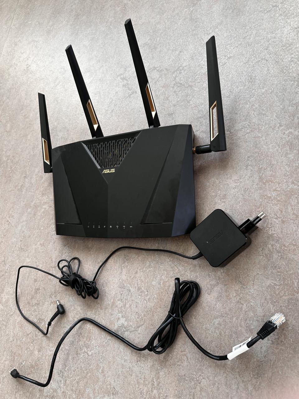 ASUS ROUTER  RT-AX88u