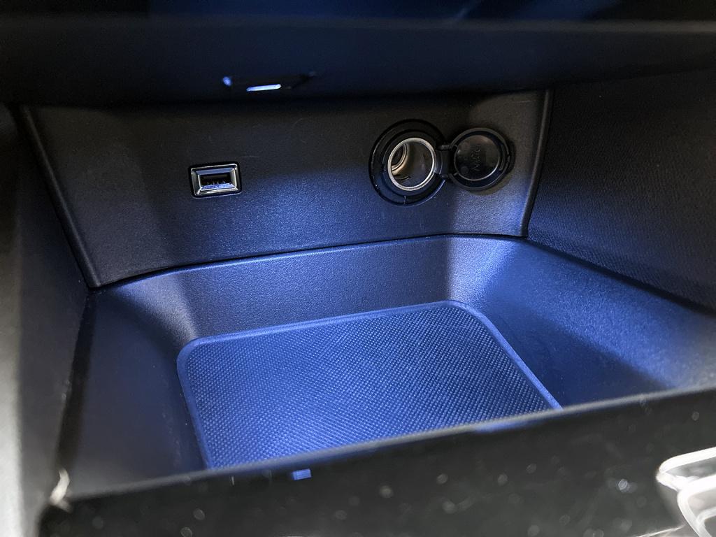 Peugeot 3008 plug-in hybrid 225pk automaat road trip | stoelverwarming | tr