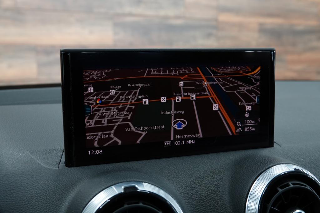 Audi Q2 1.5 tfsi | stoelverw. | trekhaak | camera | keyless |