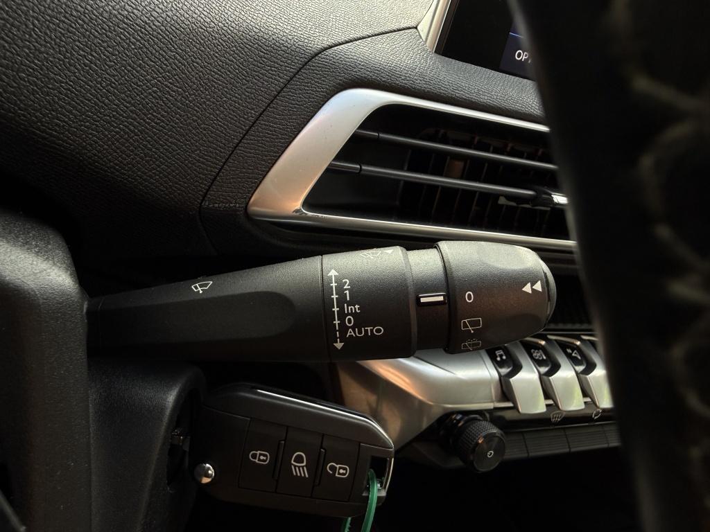 Peugeot 3008 1.2 puretech -