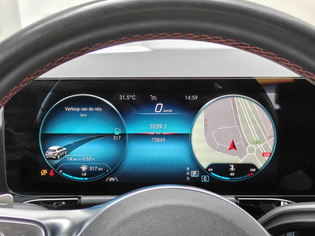 Mercedes-Benz Gla-klasse 180 amg line trekhaak/amg/clima/camera