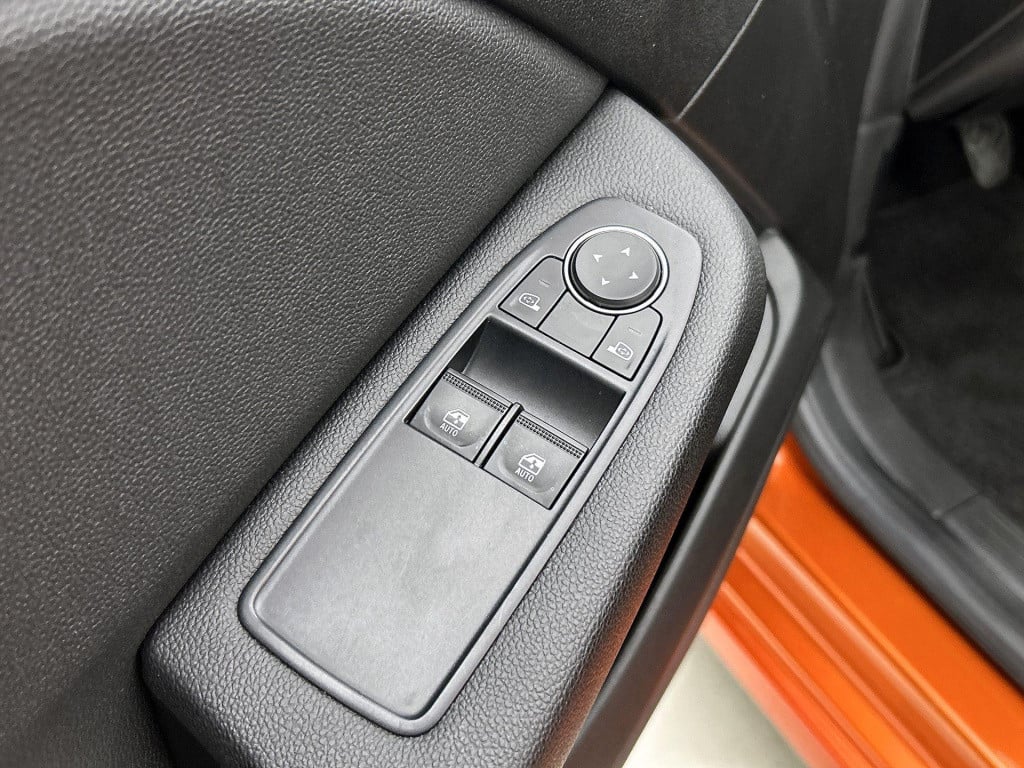 Renault Clio 1.0 tce zen | parkeer sensoren | cruise control | navigatie | 