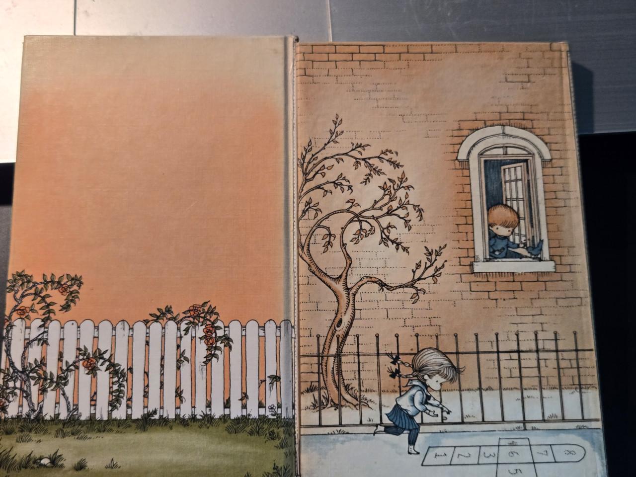 Twee vintage boeken van Joan Walsh Anglund,