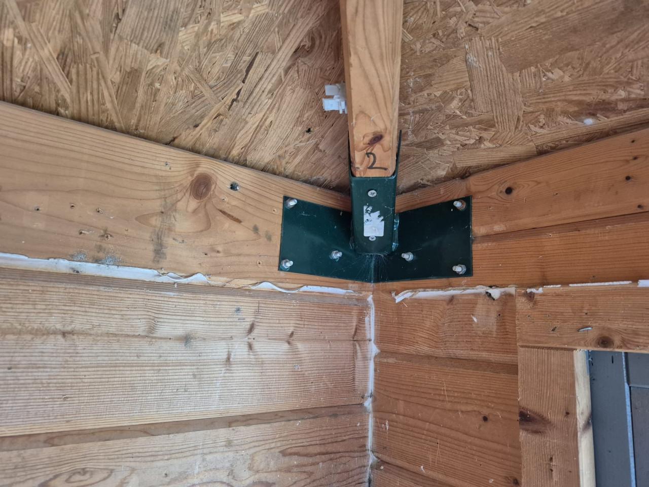 Houten tuinhuisje -opknapper