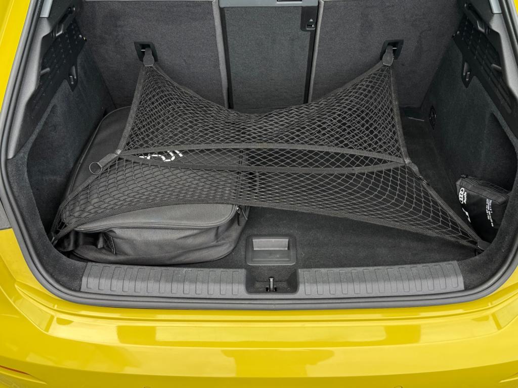 Audi A3 sportback 40 tfsie s-edition * pano * matrix * keyless * head-up