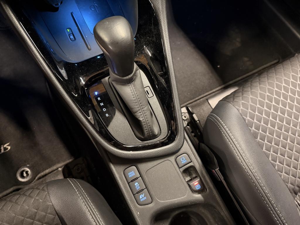 Toyota Yaris 1.5 hyb. executive| jbl| hud| pdc| adap.cruise| bsm| camera