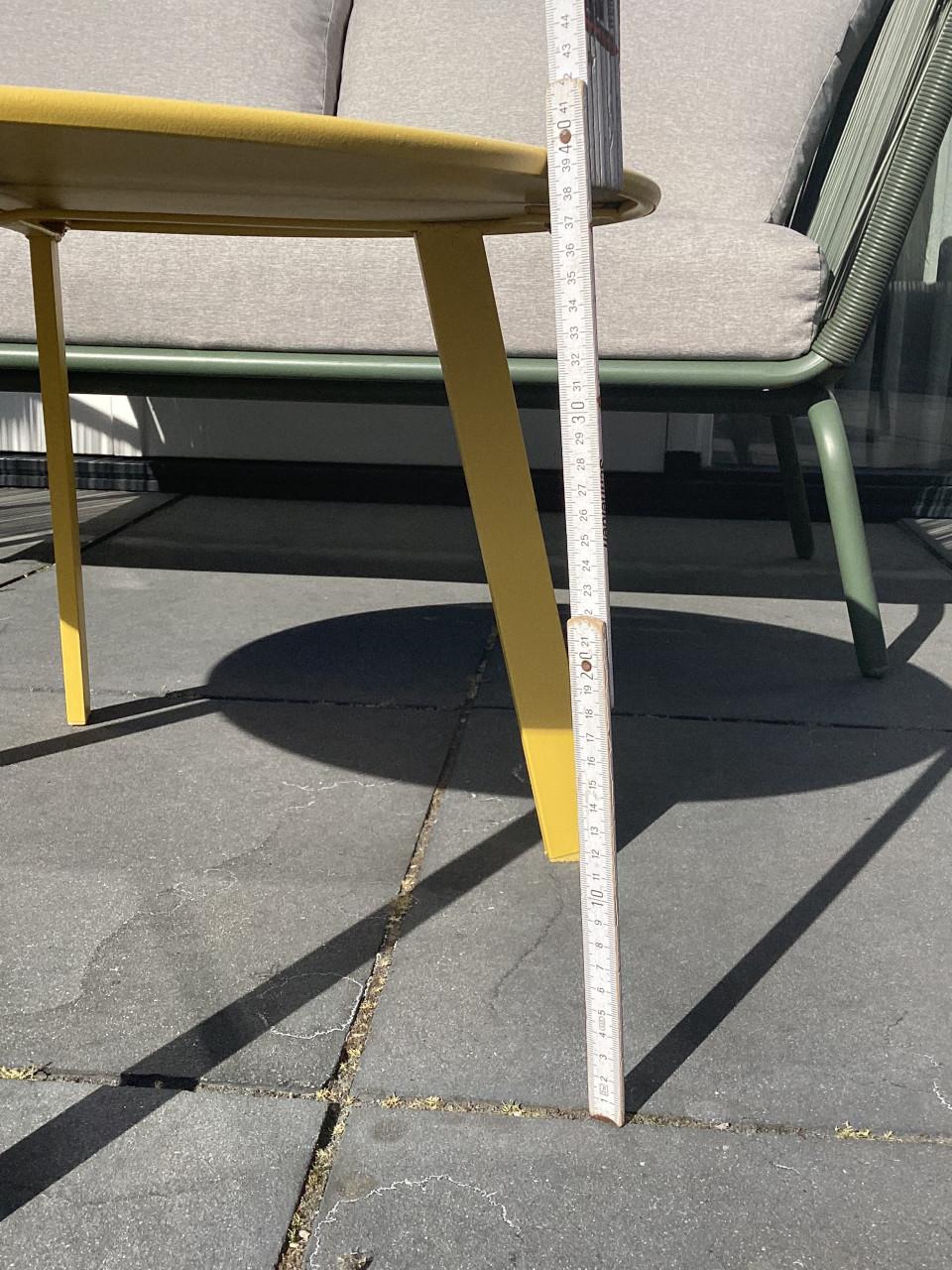 Tuinset met kussens + tafeltje